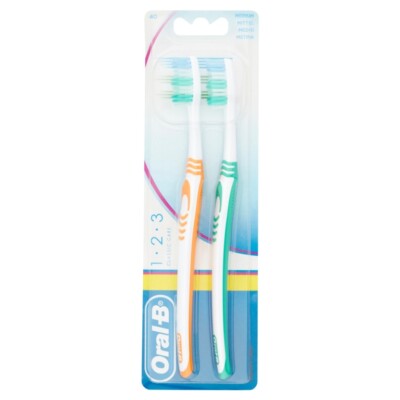 Oral-B 123 Classic Care Medium Tandenborstels 2 stuks